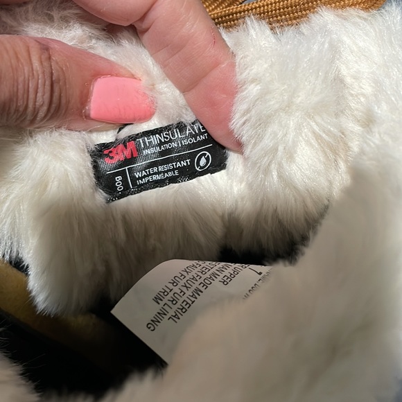 DSG Arctic Storm tan snow boots in suede and faux fur. - Picture 5 of 8